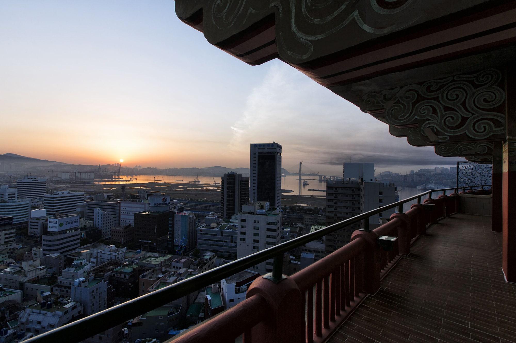 Commodore Hotel Busan Exterior foto